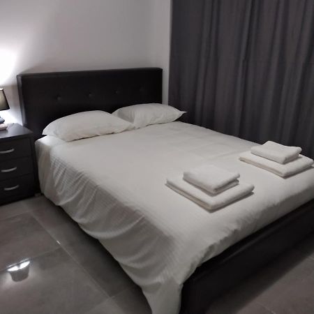 Cozy Place In The Heart Of Harbor Apartamento Pafos Exterior foto