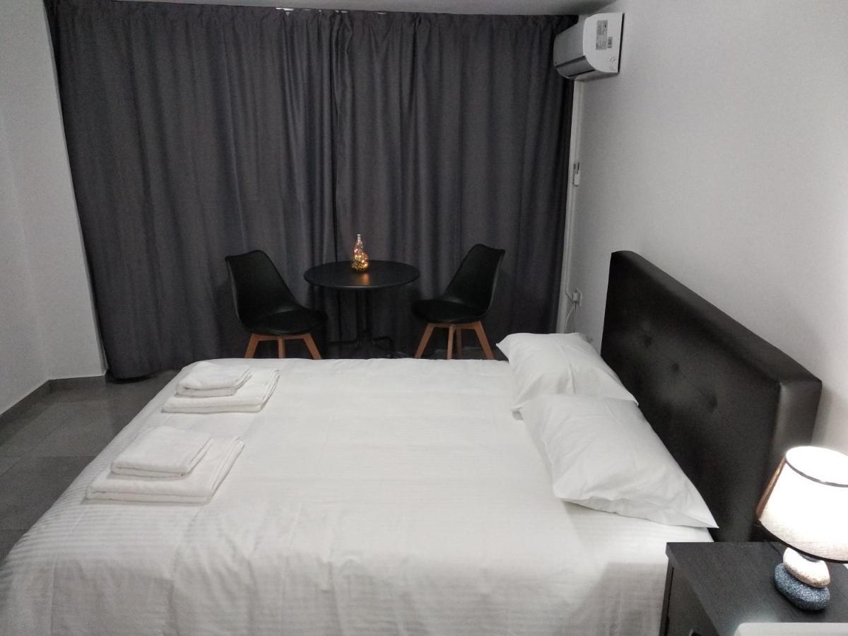 Cozy Place In The Heart Of Harbor Apartamento Pafos Exterior foto