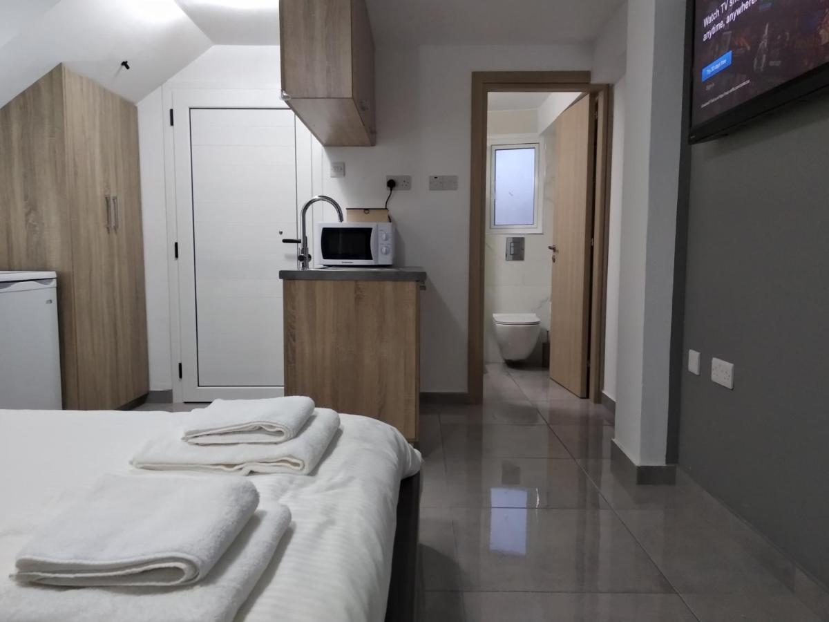 Cozy Place In The Heart Of Harbor Apartamento Pafos Exterior foto